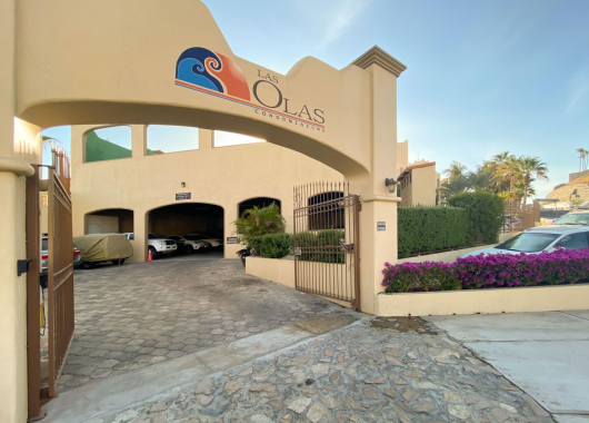 Las Olas Entrance