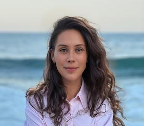 Roberta Headshot web
